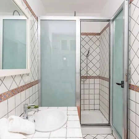 Апартаменты Realty Holidays - Pinnidy' S House