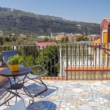 Seasuntour - Pinnidy' S House شقة سورينتو