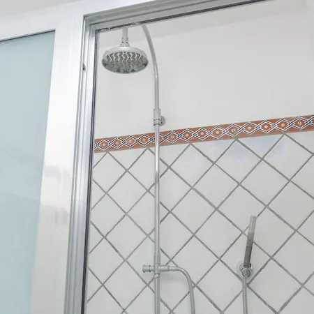 Seasuntour - Pinnidy' S House شقة *