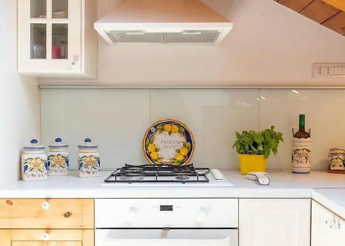 Seasuntour - Pinnidy' S House Lägenhet *